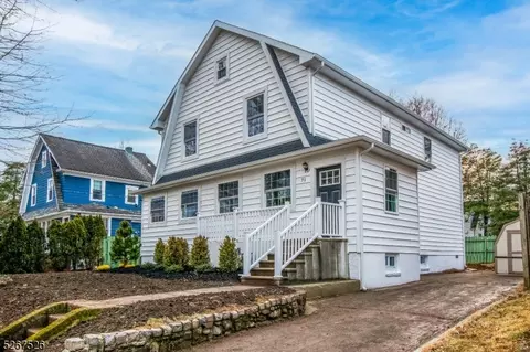 71 Kempson Pl, Metuchen, NJ 08840