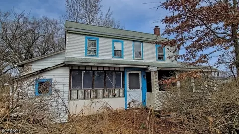 219 Oak Summit Rd, Frenchtown, NJ 08825