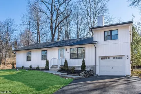 950 E Walnut Dr, Newton, NJ 07860