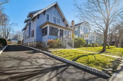 69 Washington Ave, Chatham, NJ 07928