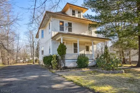 28 Dean St, Madison, NJ 07940