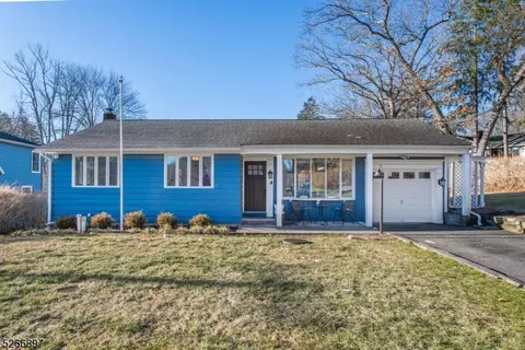 3 N Cape Trl, Rockaway Twp, NJ 07866