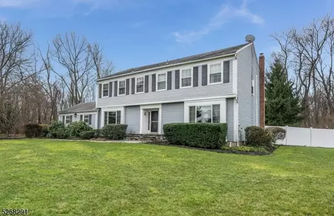 7 Kensington Ct, Branchburg, NJ 08853
