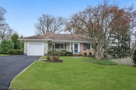 5 Harvey Ct, Summit, NJ 07901