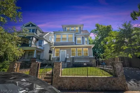 748 S 10th St, Newark, NJ 07108