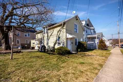 31 Union St, Dover, NJ 07801