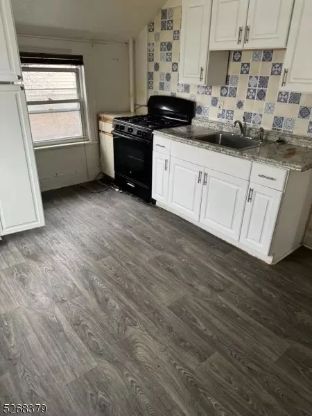 11 Baldwin St, Bloomfield, NJ 07003