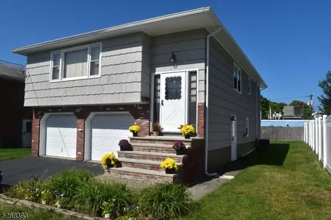 83 13th Ave, Elmwood Park, NJ 07407