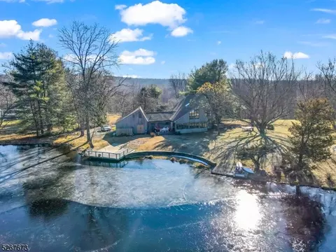 28 Mountain Rd, Newton, NJ 07860