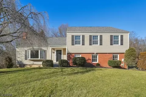 112 Cottage Pl, Long Hill, NJ 07933