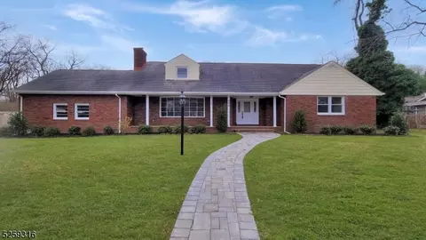 890 Crescent Dr, Rahway, NJ 07065