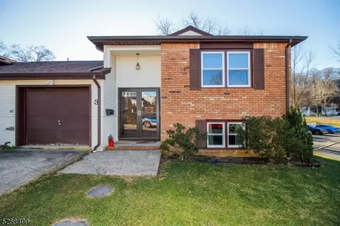 3 Lyons Pl, Morristown, NJ 07960