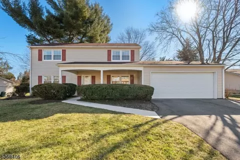 5 Lilac Ln, Franklin Twp, NJ 08873