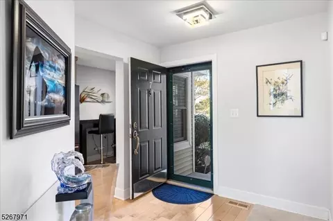 7 Tamarack Way, Annandale, NJ 08801