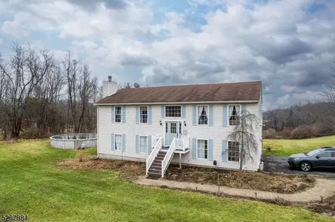 86 Lime Kiln Rd, Columbia, NJ 07832
