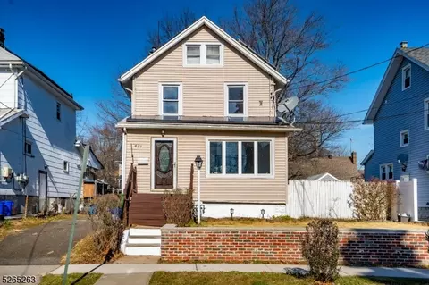 421 E 5th Ave, Roselle, NJ 07203