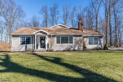 3 Spargo Ln, Randolph, NJ 07869
