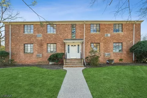 38 Troy Dr #B, Springfield, NJ 07081