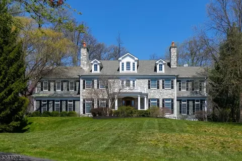 51 Ridgeview Dr, Bernards, NJ 07920