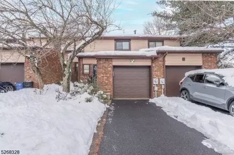 4 Chelsea Cir, Flemington, NJ 08822