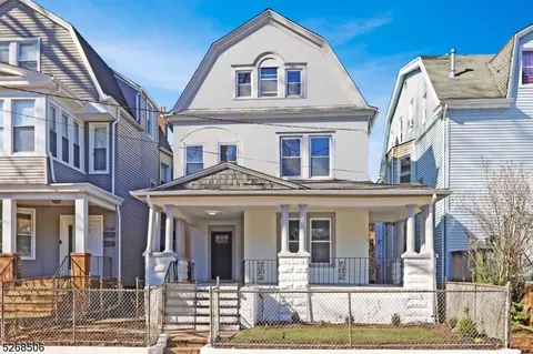 1045 Hunterdon St, Newark, NJ 07112