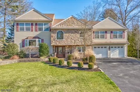 13 Pinchbrook Dr, Florham Park, NJ 07932