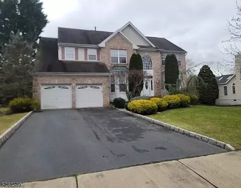 108 Briarcliff Dr, Marlboro Twp, NJ 07751