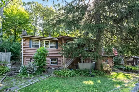 47 E Park Dr, West Milford, NJ 07480