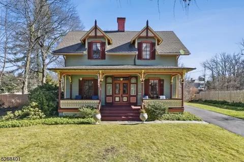 31 Hobart Ave, Summit, NJ 07901