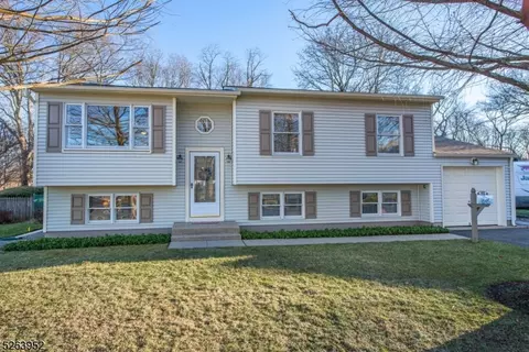 48 St Mary Dr, Roxbury Twp, NJ 07876