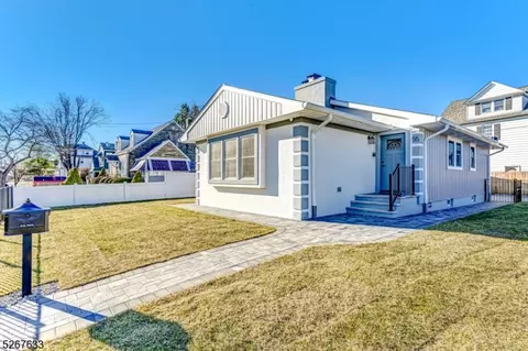 55 N 8th Ave, Manville, NJ 08835
