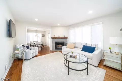 11 Hansen Pl, Wayne, NJ 07470