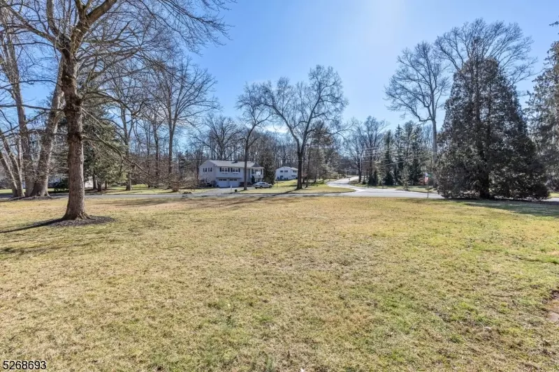 52 Woodland Rd, Long Hill, NJ 07946 25 Photos Movoto