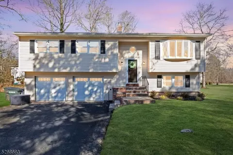 52 Woodland Rd, Long Hill, NJ 07946