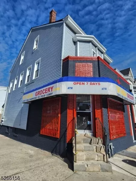 21 Oak St, Paterson, NJ 07501