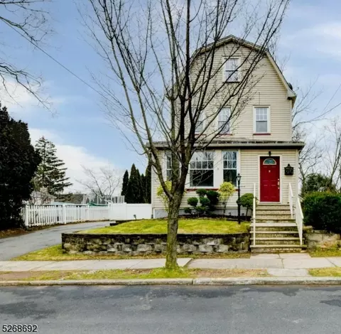 17 Locust St, Nutley, NJ 07110