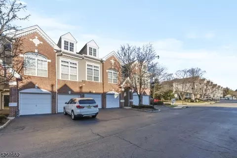905 Redspire Dr, Union, NJ 07083