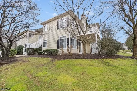 95 Wescott Rd, Bedminster, NJ 07921