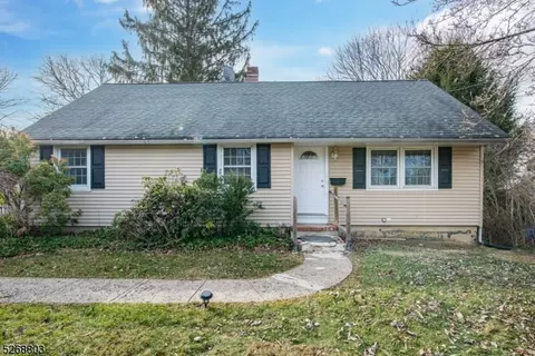 30 Conestoga Trl, Sparta, NJ 07871