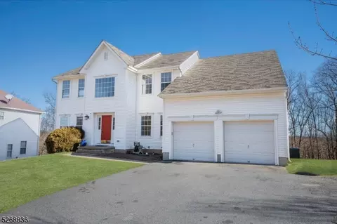 587 Skyline Dr, Jefferson, NJ 07849