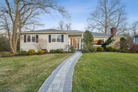 32 Fenton Dr, Millburn Twp, NJ 07078