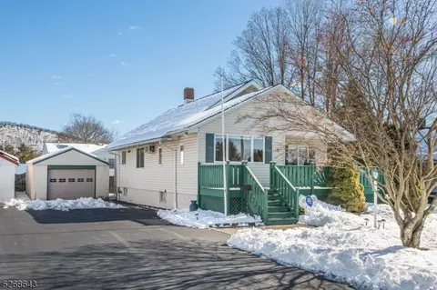 5 School Plz, Franklin, NJ 07416