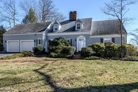 6 Farview Dr, Mountainside, NJ 07092