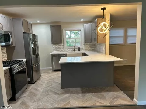 190 Girard Ave, East Franklin, NJ 08873