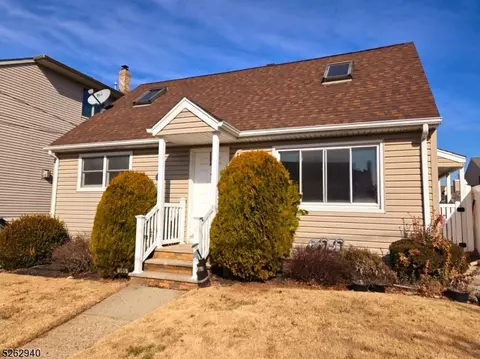 365 Roosevelt Ave, Lyndhurst, NJ 07071