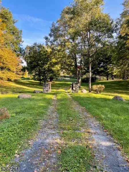 72 Clove Rd, Wantage Twp, NJ 07461