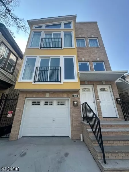 819 S 17th St, Newark, NJ 07108