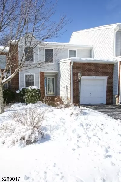 5 Ashwood Trl, Boonton, NJ 07005