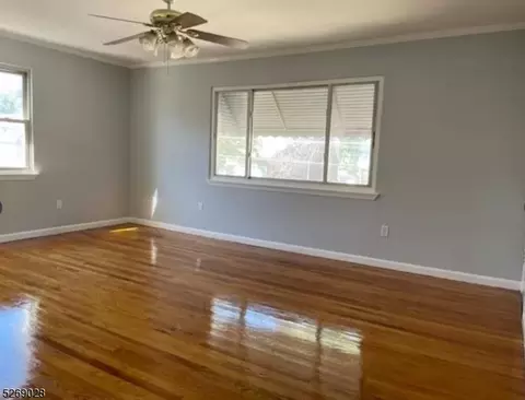 196 Tuxedo Pkwy, Newark, NJ 07106