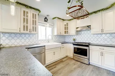 99 101 Manchester Pl, Newark, NJ 07104